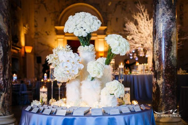 white flowers for place card tables