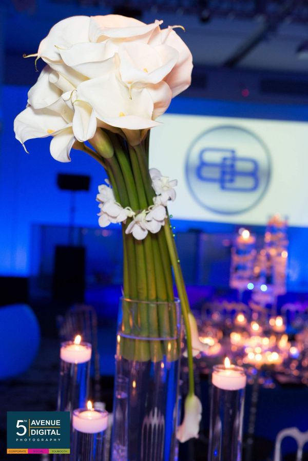 modern white flowers for mitzvah parties