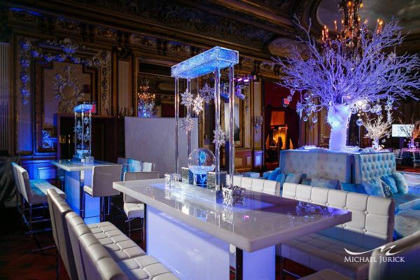 white and blue decor for parties