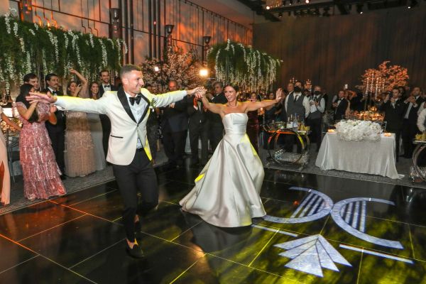 A Sparkling Wedding Celebration